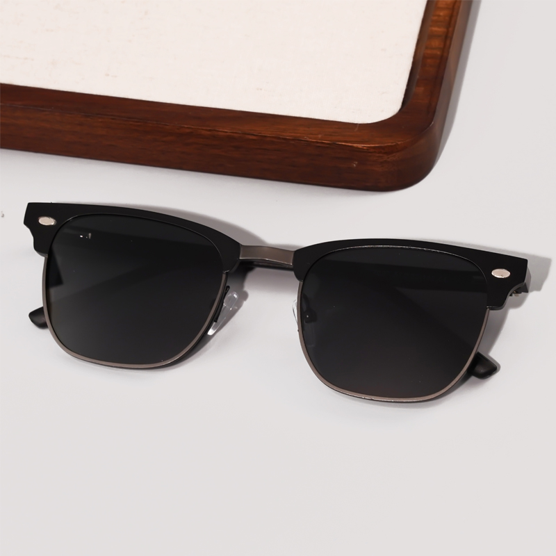 FOGLAX E314 Black, lifestyle image 8 of 17