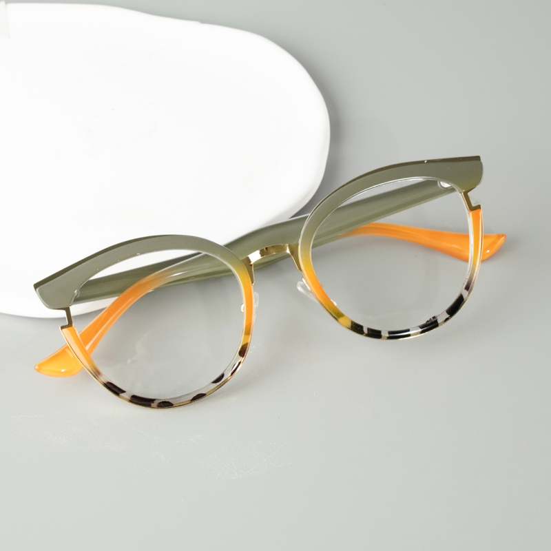 FOGLAX E174 S Yellow Tortoise, lifestyle image 4 of 8