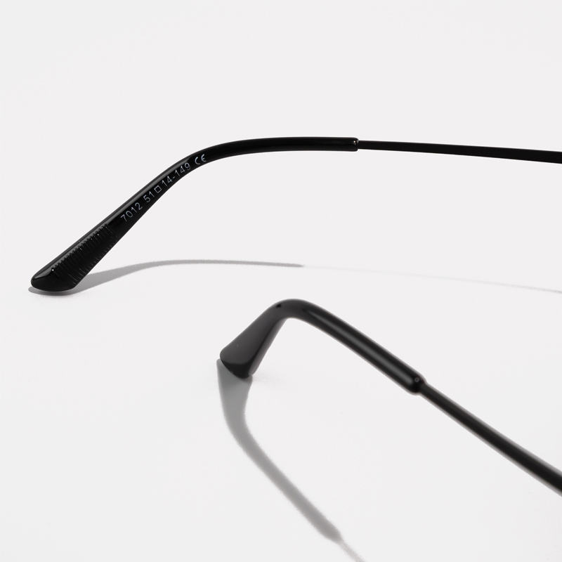 FOGLAX E310 Black L, lifestyle image 17 of 17