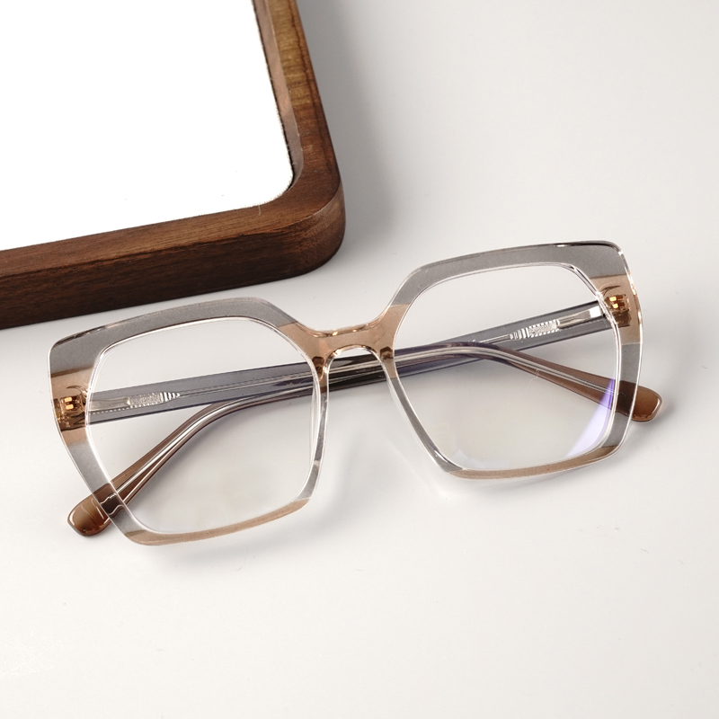 FOGLAX E209 M Brown Clear, lifestyle image 4 of 9