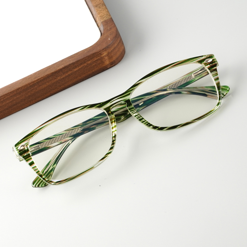 FOGLAX E165 M Green Grain, lifestyle image 4 of 9