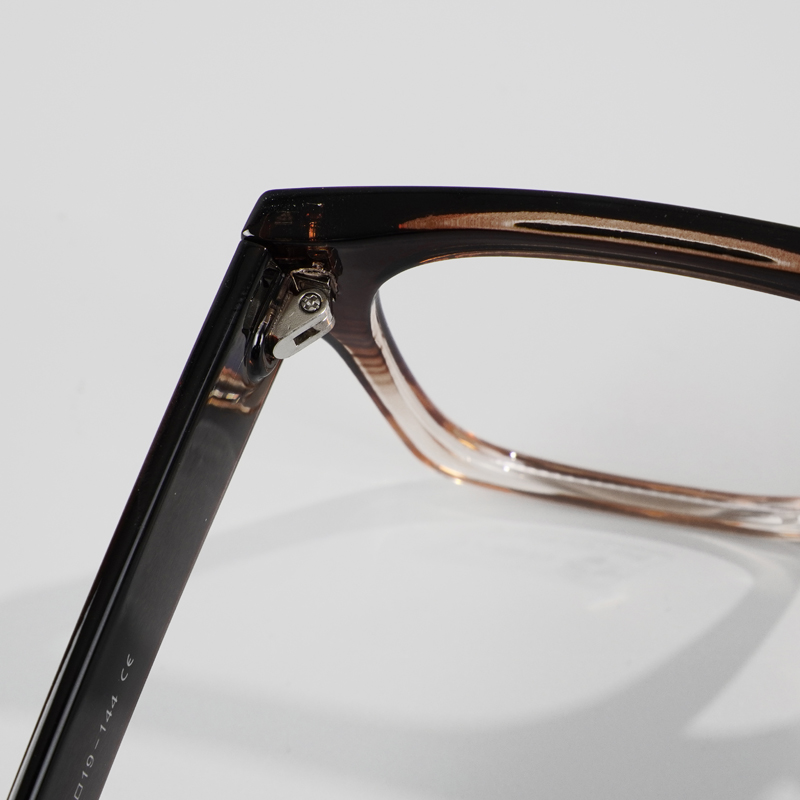FOGLAX E159 M Brown Clear, lifestyle image 7 of 9