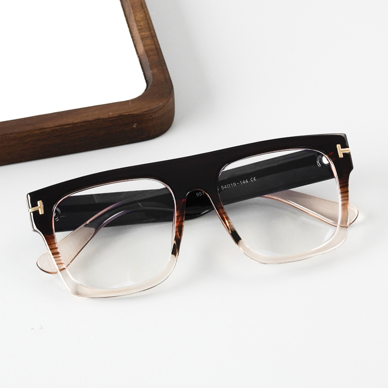 FOGLAX E159 M Brown Clear, lifestyle image 4 of 9
