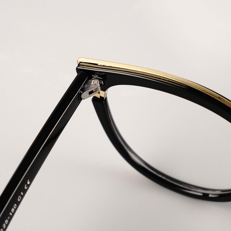 FOGLAX E174 S Black Gold, lifestyle image 6 of 9
