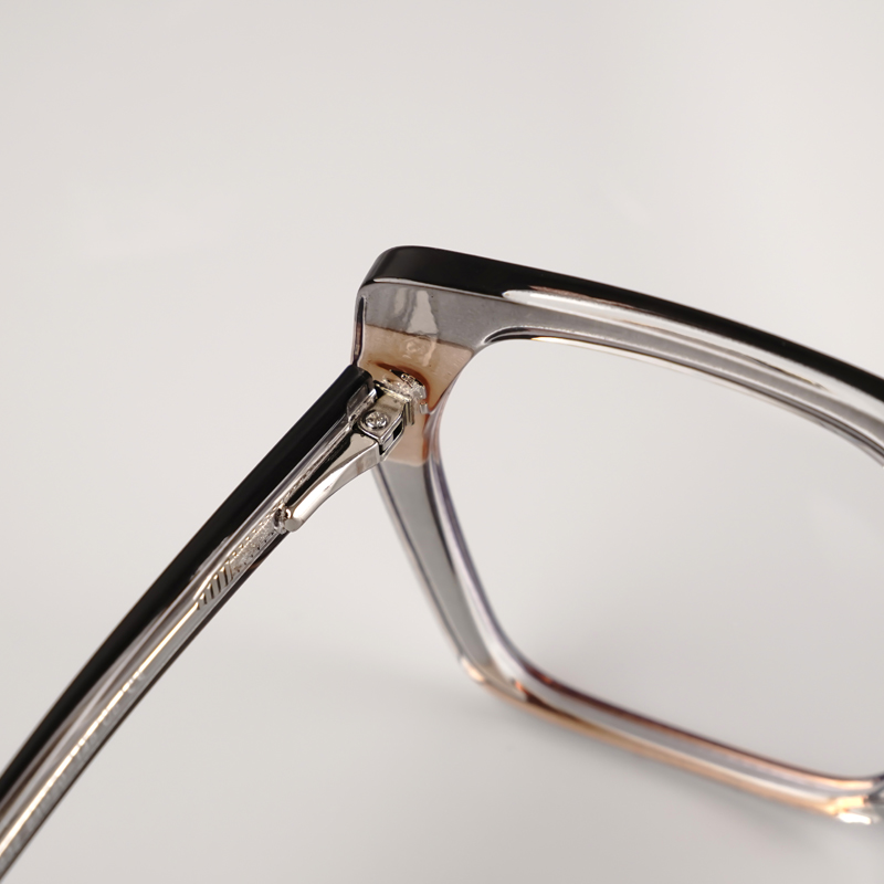 FOGLAX E209 M Brown Clear, lifestyle image 6 of 9