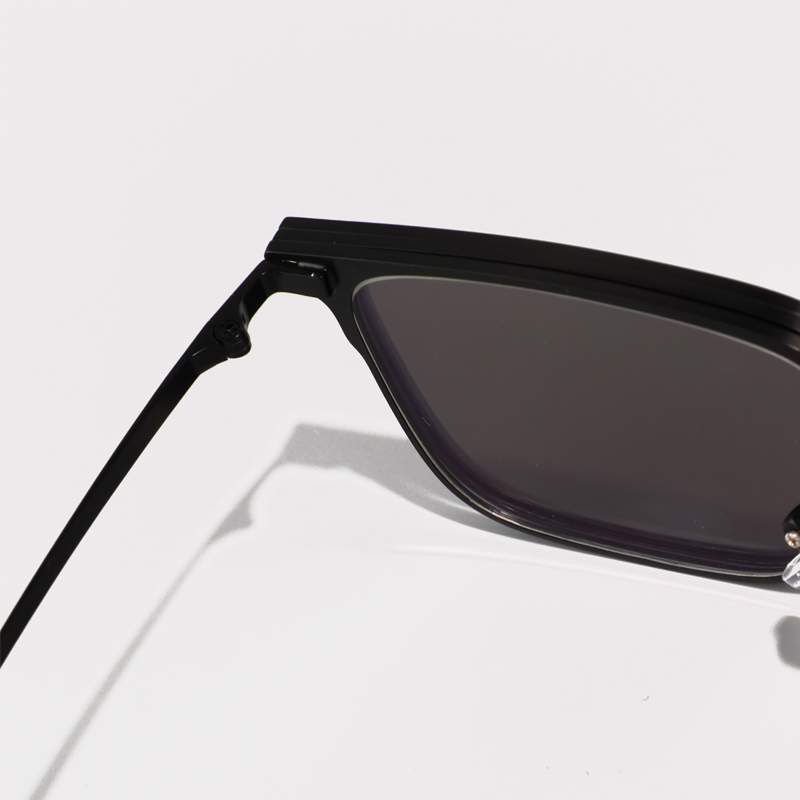 FOGLAX E310 Black L, lifestyle image 15 of 17