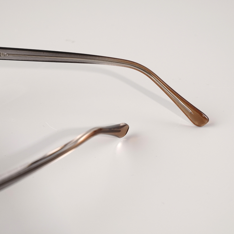 FOGLAX E209 M Brown Clear, lifestyle image 9 of 9