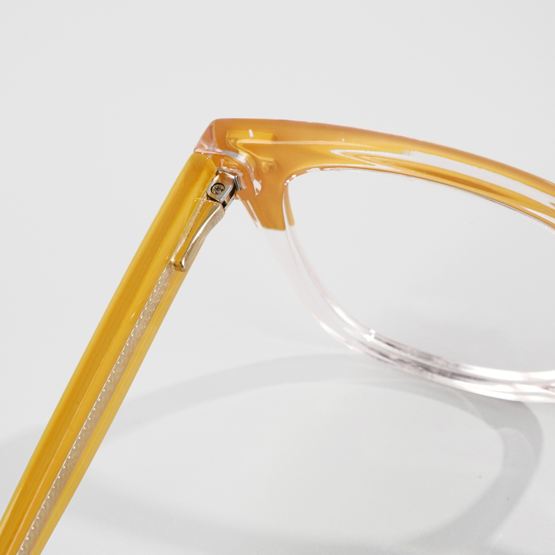 FOGLAX E224 M Yellow, lifestyle image 6 of 8