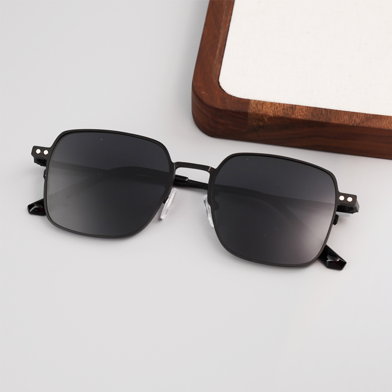 FOGLAX E311 Black M, lifestyle image 8 of 16