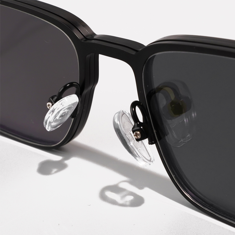 FOGLAX E310 Black L, lifestyle image 14 of 17