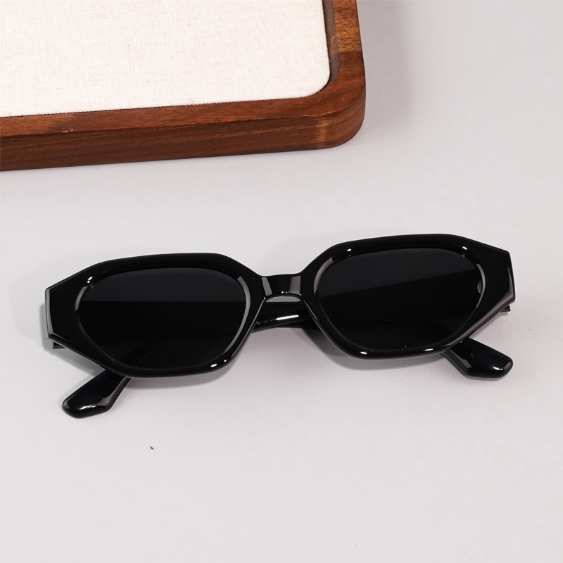 FOGLAX S324 Black L, lifestyle image 4 of 8