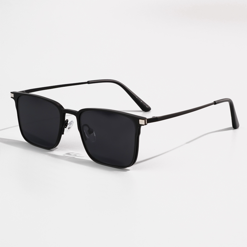 FOGLAX E310 Black L, lifestyle image 12 of 17