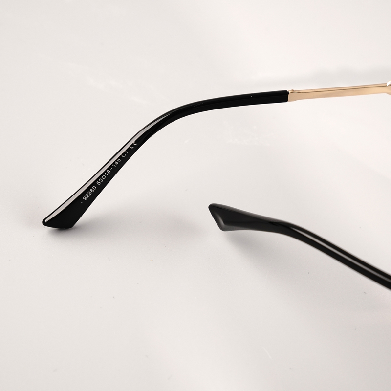 FOGLAX E166 M Black, lifestyle image 9 of 9