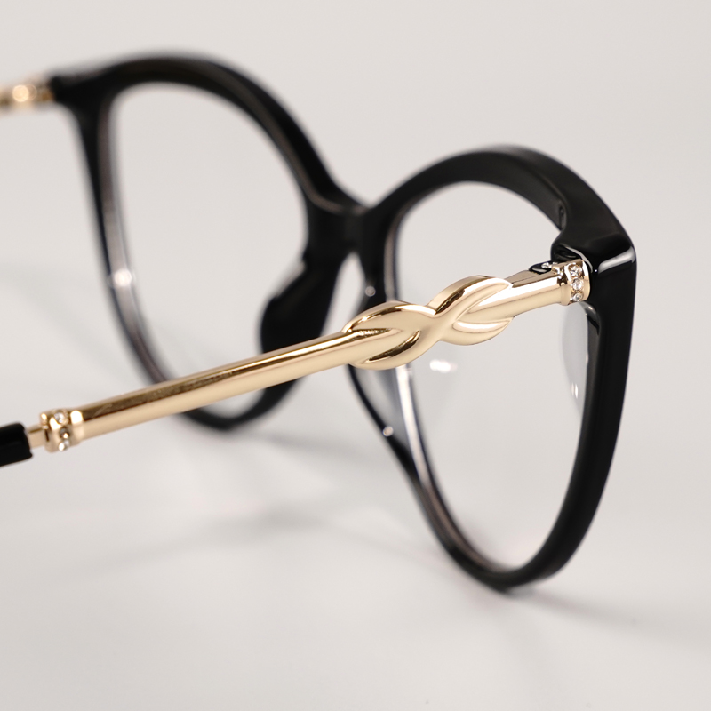 FOGLAX E166 M Black, lifestyle image 8 of 9