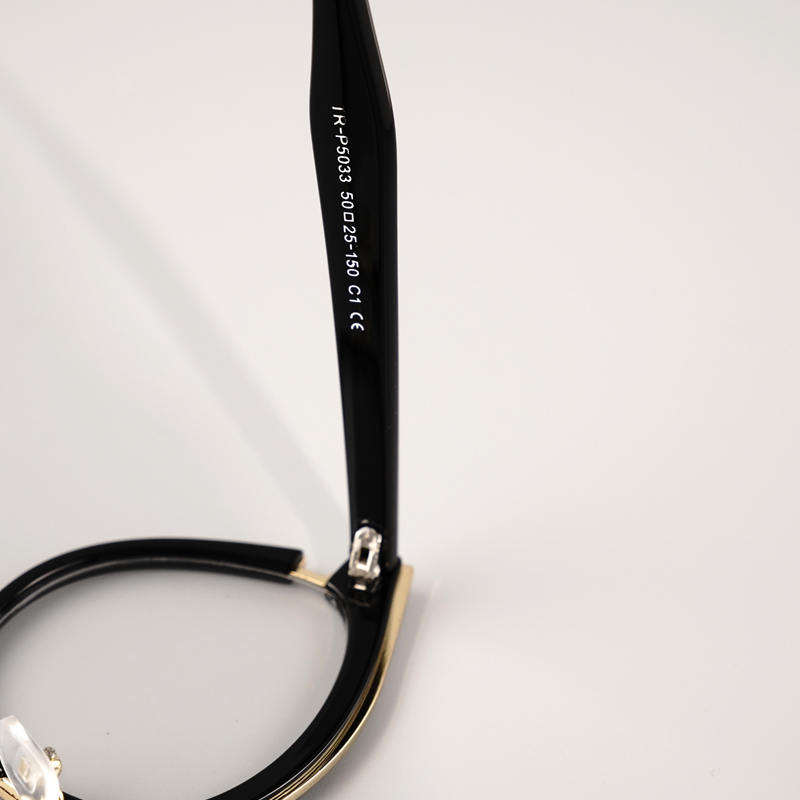 FOGLAX E174 S Black Gold, lifestyle image 8 of 9