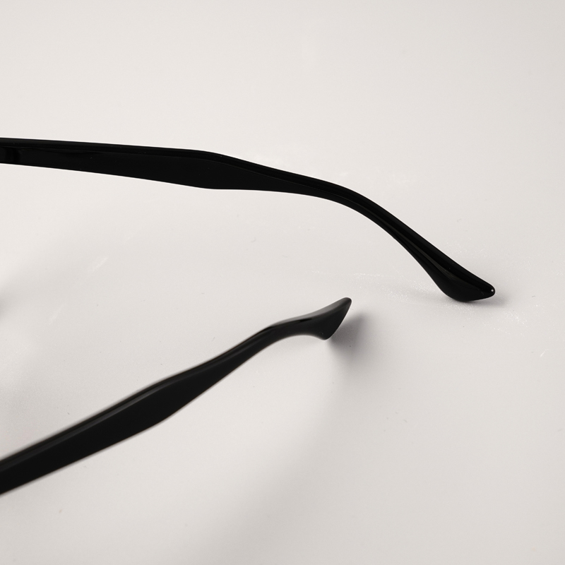 FOGLAX E174 S Black Gold, lifestyle image 9 of 9